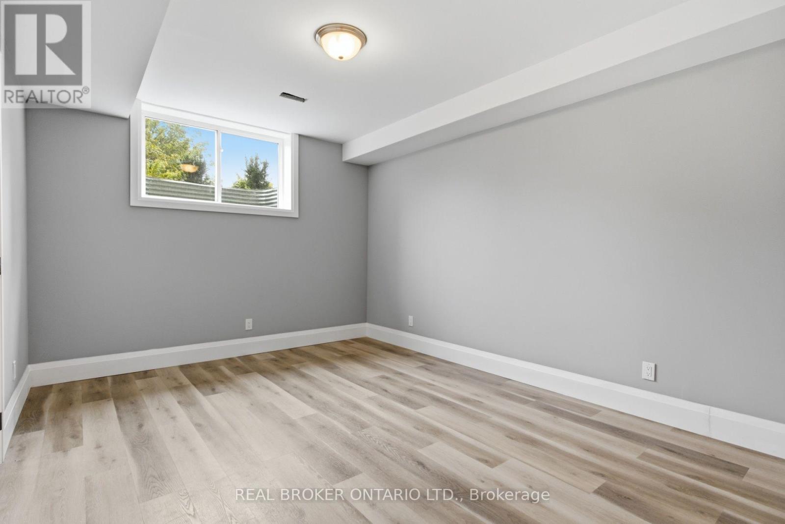 296 St Ann Avenue, Wilmot, Ontario  N0B 2L0 - Photo 17 - X14030492