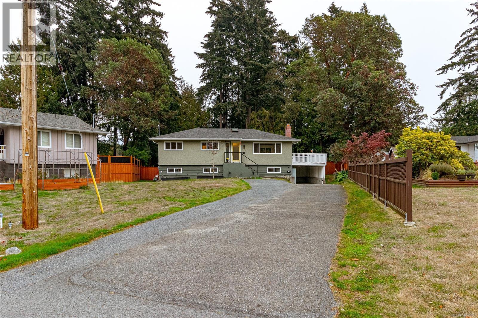 570 Cedarcrest Dr