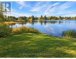 18 AHMIC LAKE ROAD, Magnetawan, Ontario