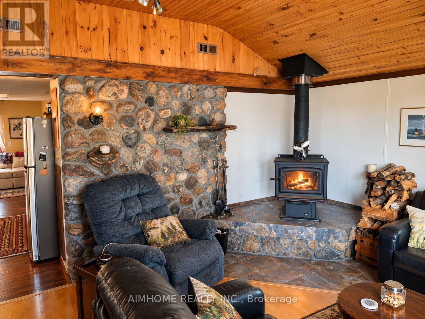 18 Ahmic Lake Road, Magnetawan, Ontario  P0A 1A0 - Photo 7 - X13859736