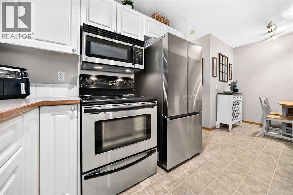 187 Millview Green SW, Calgary, Alberta  T2Y 3W1 - Photo 8 - A2350889