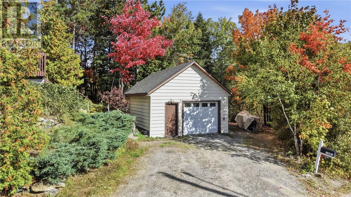 1290 North Shore Drive, Sudbury, Ontario  P3B 1E6 - Photo 2 - 2130926