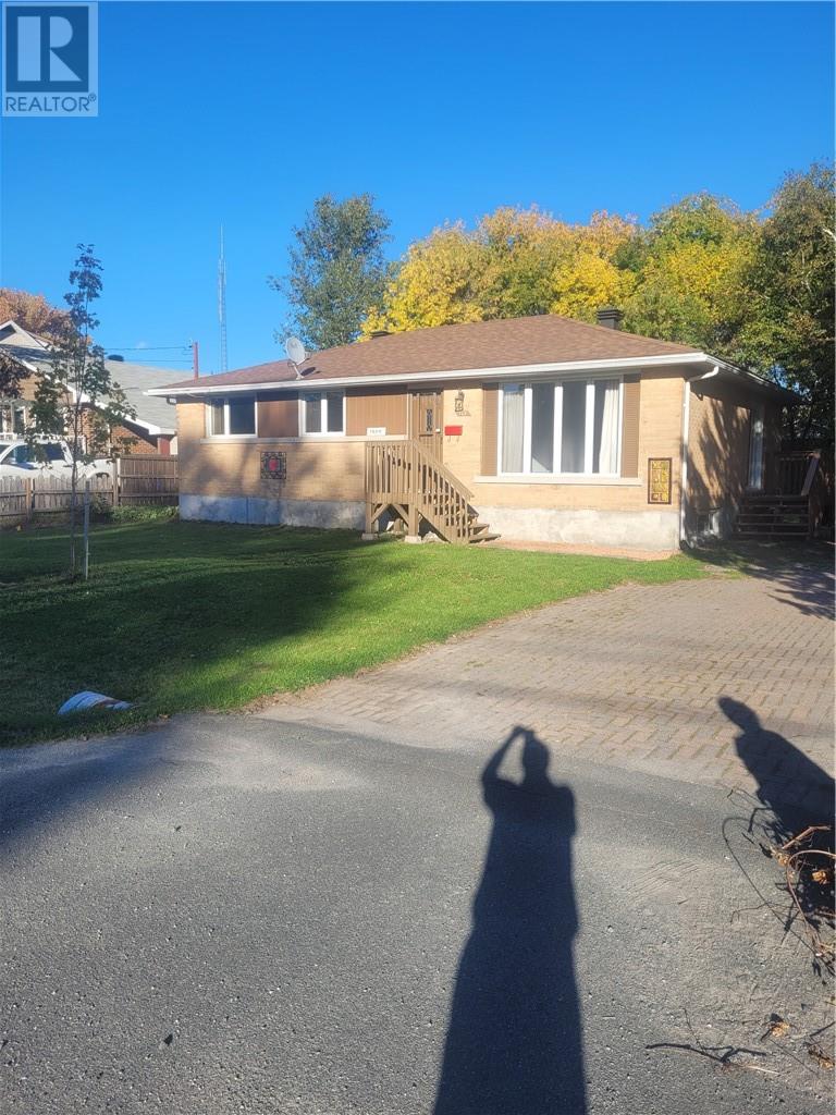 768 Danforth Avenue, Sudbury, Ontario  P3A 3Y6 - Photo 2 - 2130924