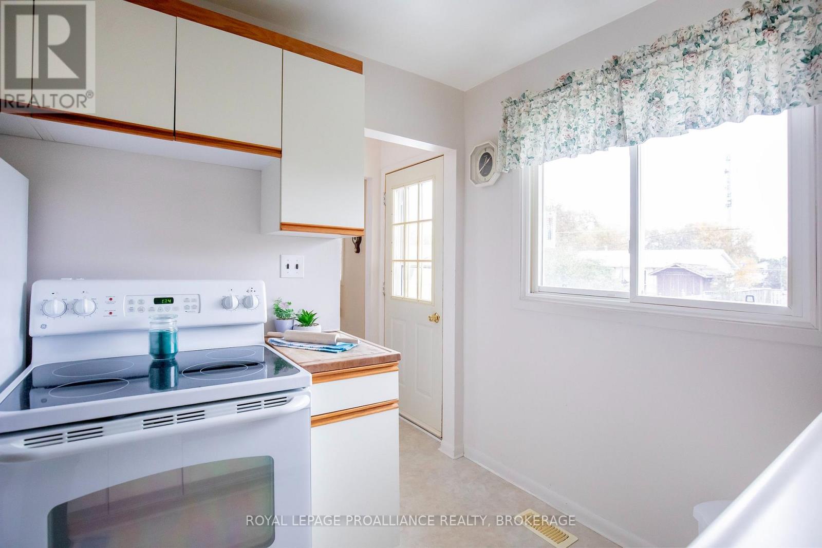 676 Willis Street, Kingston, Ontario  K7M 6H3 - Photo 5 - X14030546