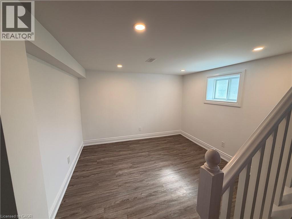 246 East 27th Street, Hamilton, Ontario  L8V 3G4 - Photo 4 - 40868393