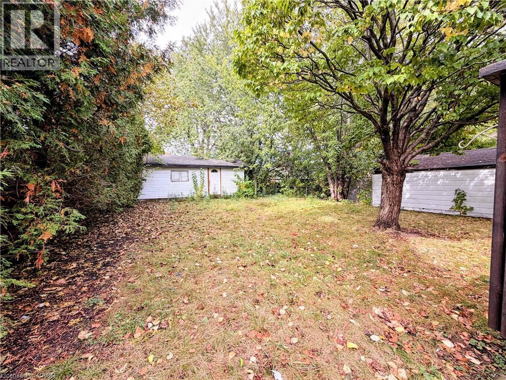 246 East 27th Street, Hamilton, Ontario  L8V 3G4 - Photo 10 - 40868393