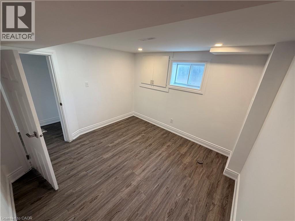 246 East 27th Street, Hamilton, Ontario  L8V 3G4 - Photo 9 - 40868393