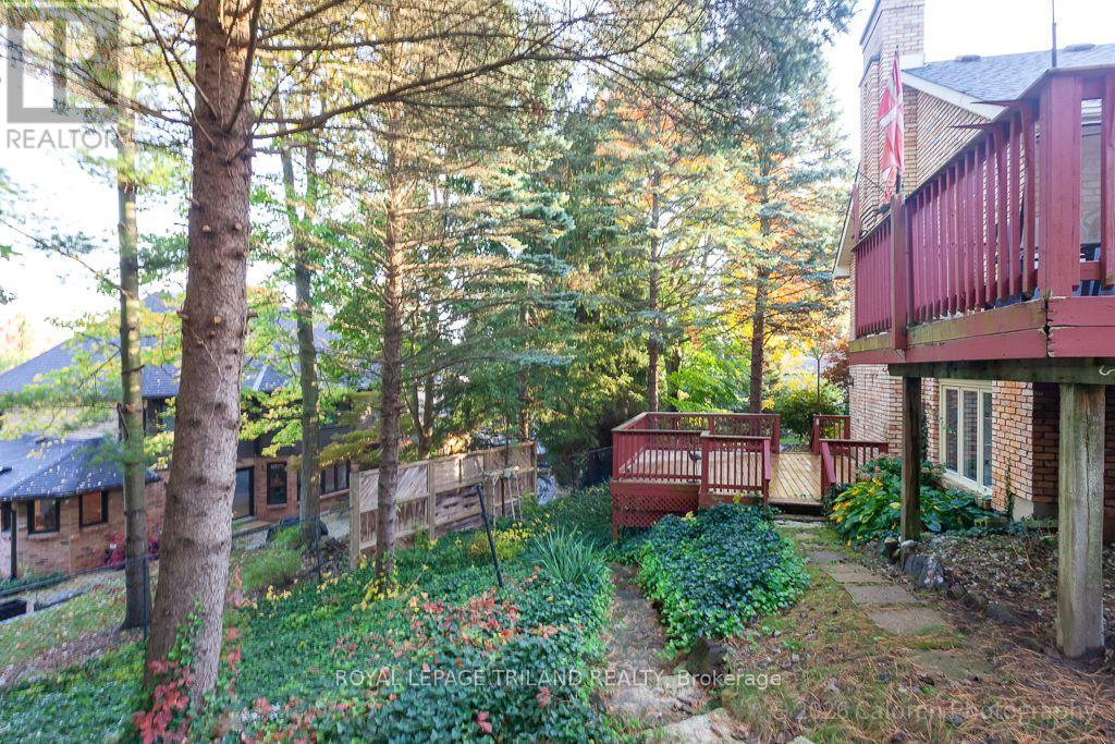 90 Chestnut Court, London South, Ontario  N6K 4J5 - Photo 5 - X14030638