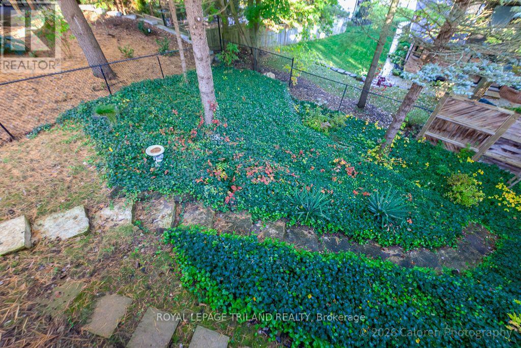 90 Chestnut Court, London South, Ontario  N6K 4J5 - Photo 8 - X14030638