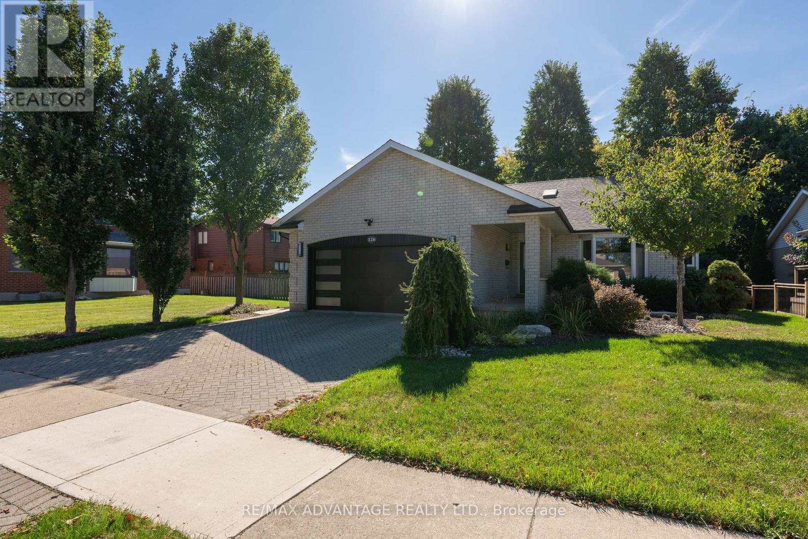 126 Mountainview Crescent, London South, Ontario  N6J 4N1 - Photo 2 - X14030850