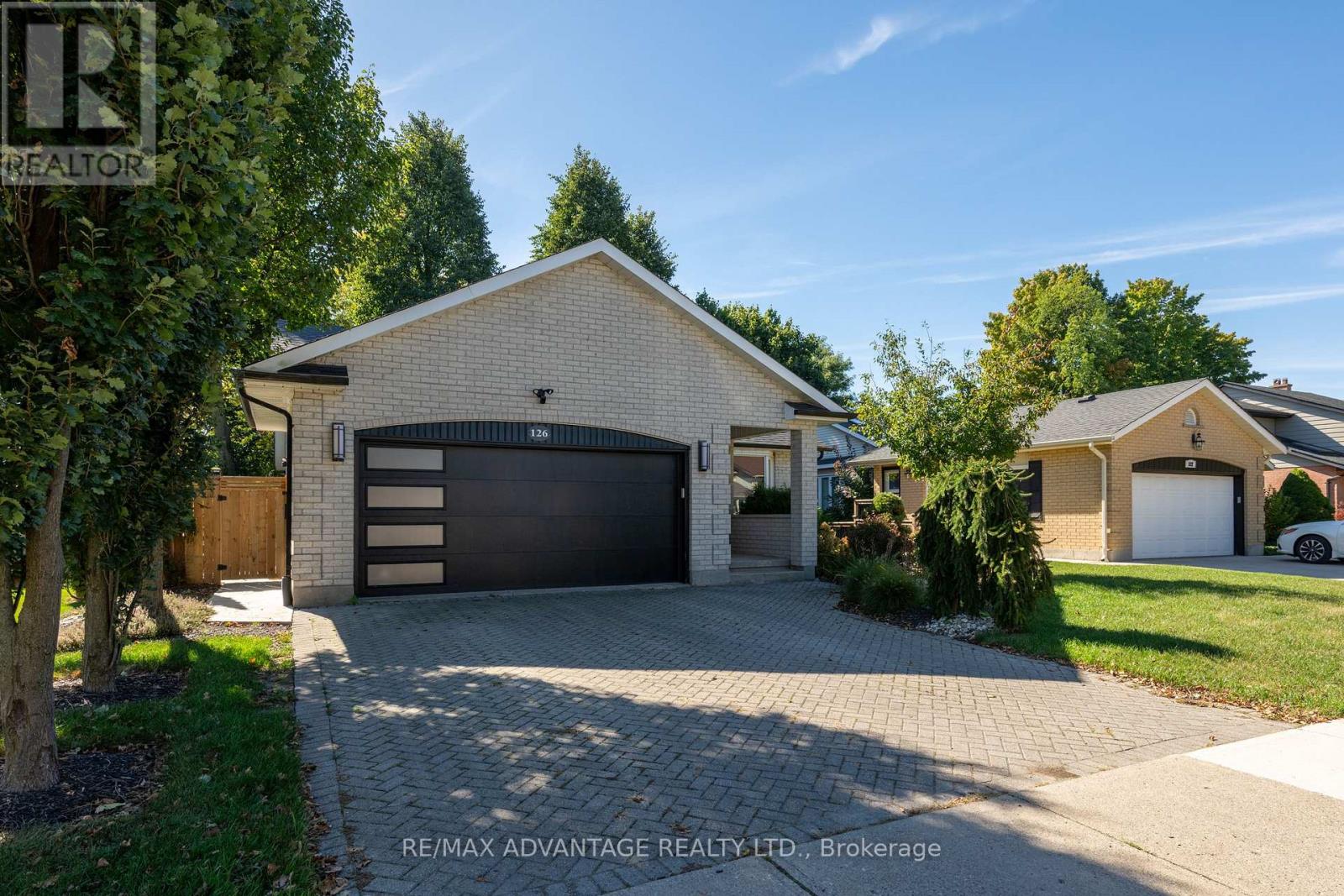 126 Mountainview Crescent, London South, Ontario  N6J 4N1 - Photo 3 - X14030850