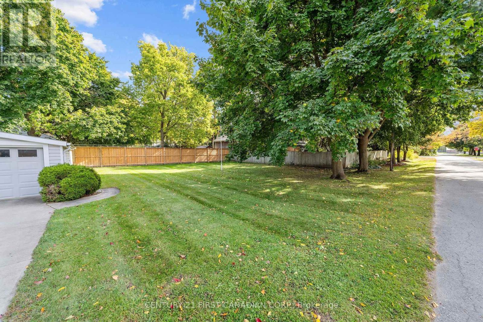 163 George Street, North Middlesex, Ontario  N0M 1A0 - Photo 10 - X14030854