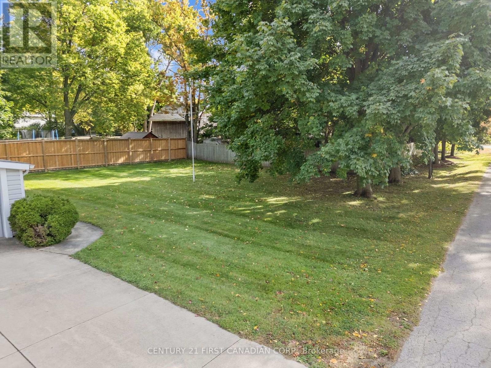 163 George Street, North Middlesex, Ontario  N0M 1A0 - Photo 11 - X14030854