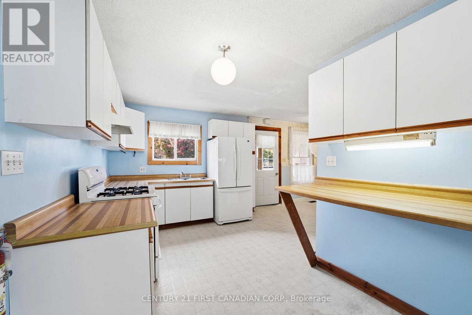 163 George Street, North Middlesex, Ontario  N0M 1A0 - Photo 15 - X14030854