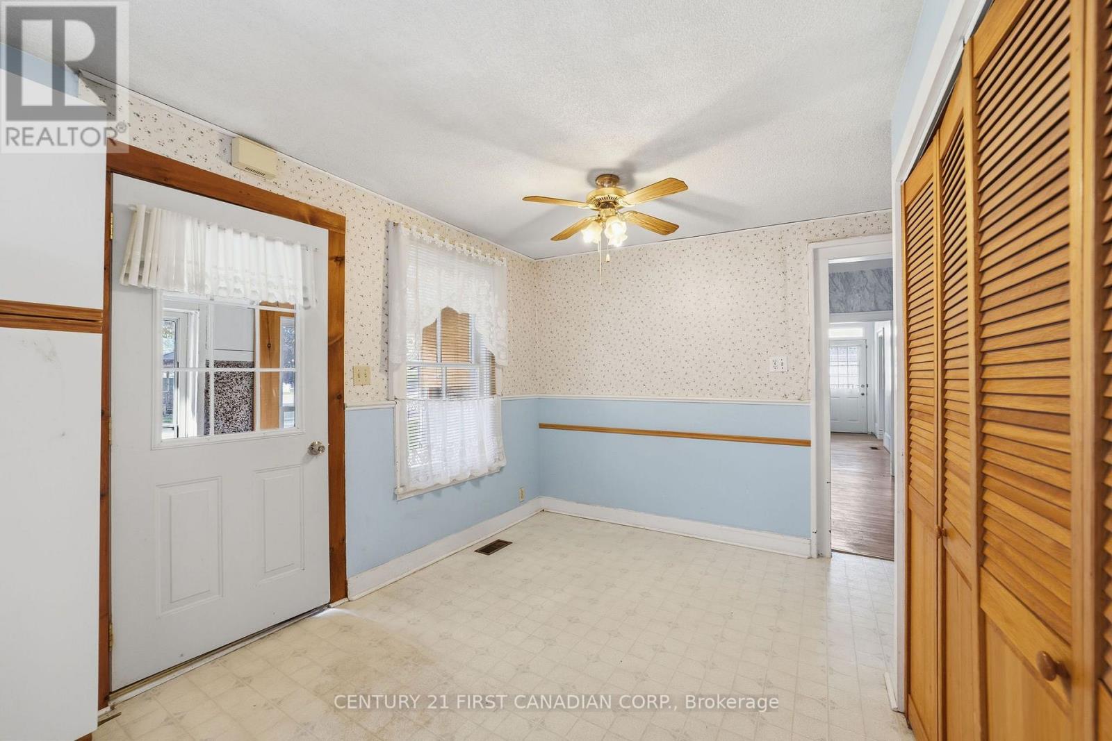 163 George Street, North Middlesex, Ontario  N0M 1A0 - Photo 17 - X14030854