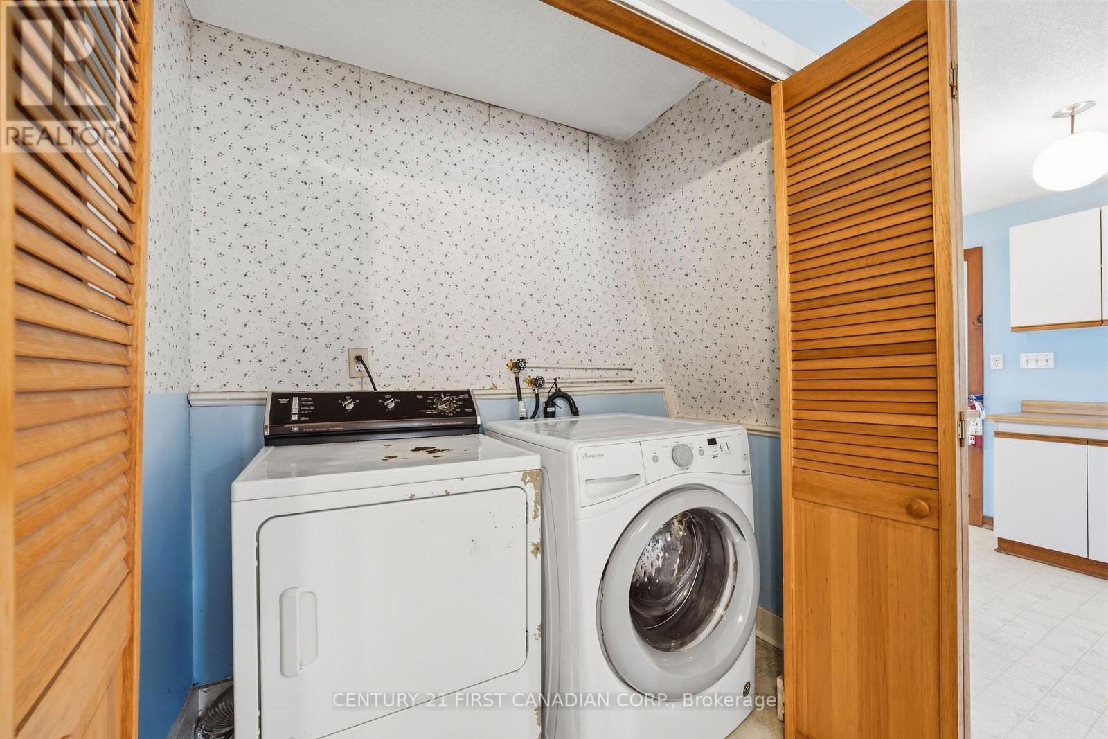 163 George Street, North Middlesex, Ontario  N0M 1A0 - Photo 19 - X14030854