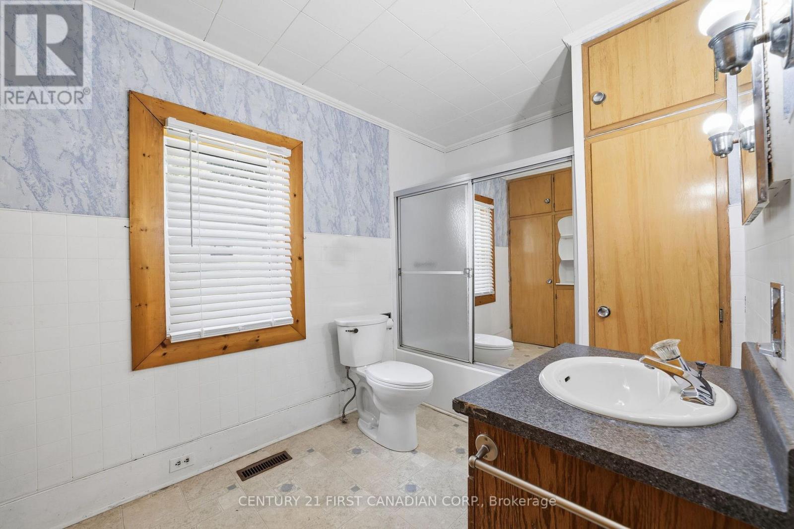 163 George Street, North Middlesex, Ontario  N0M 1A0 - Photo 20 - X14030854