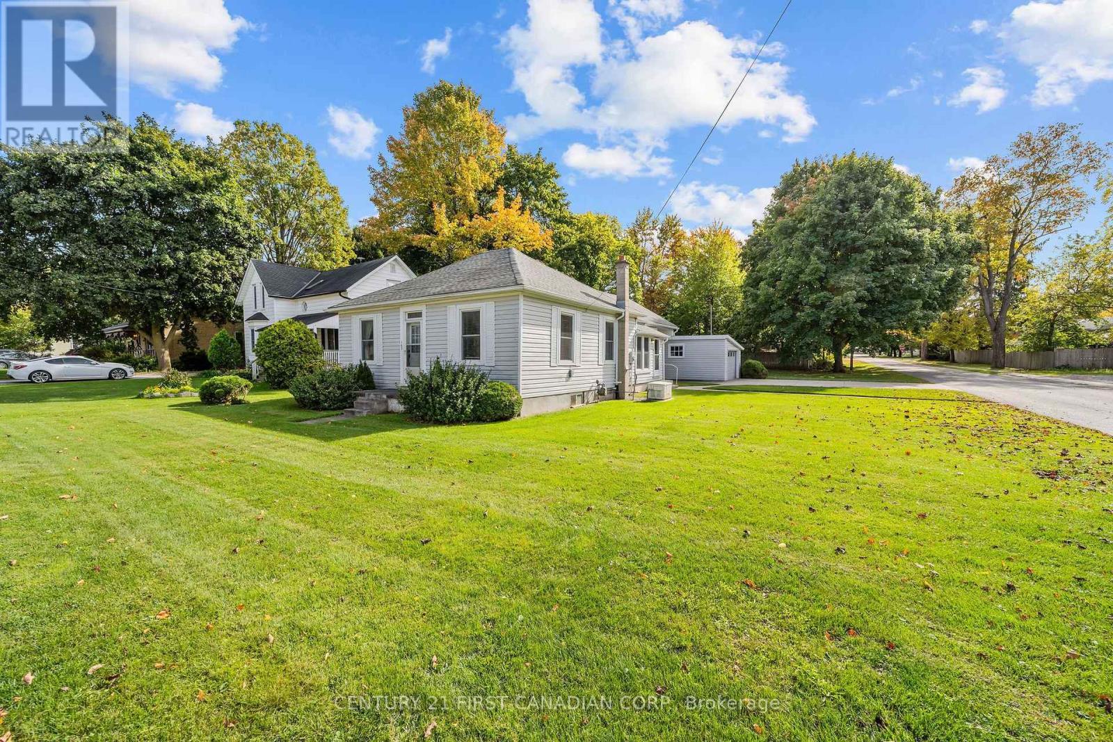 163 George Street, North Middlesex, Ontario  N0M 1A0 - Photo 3 - X14030854