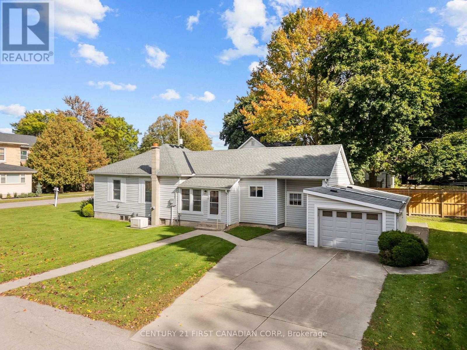 163 George Street, North Middlesex, Ontario  N0M 1A0 - Photo 4 - X14030854