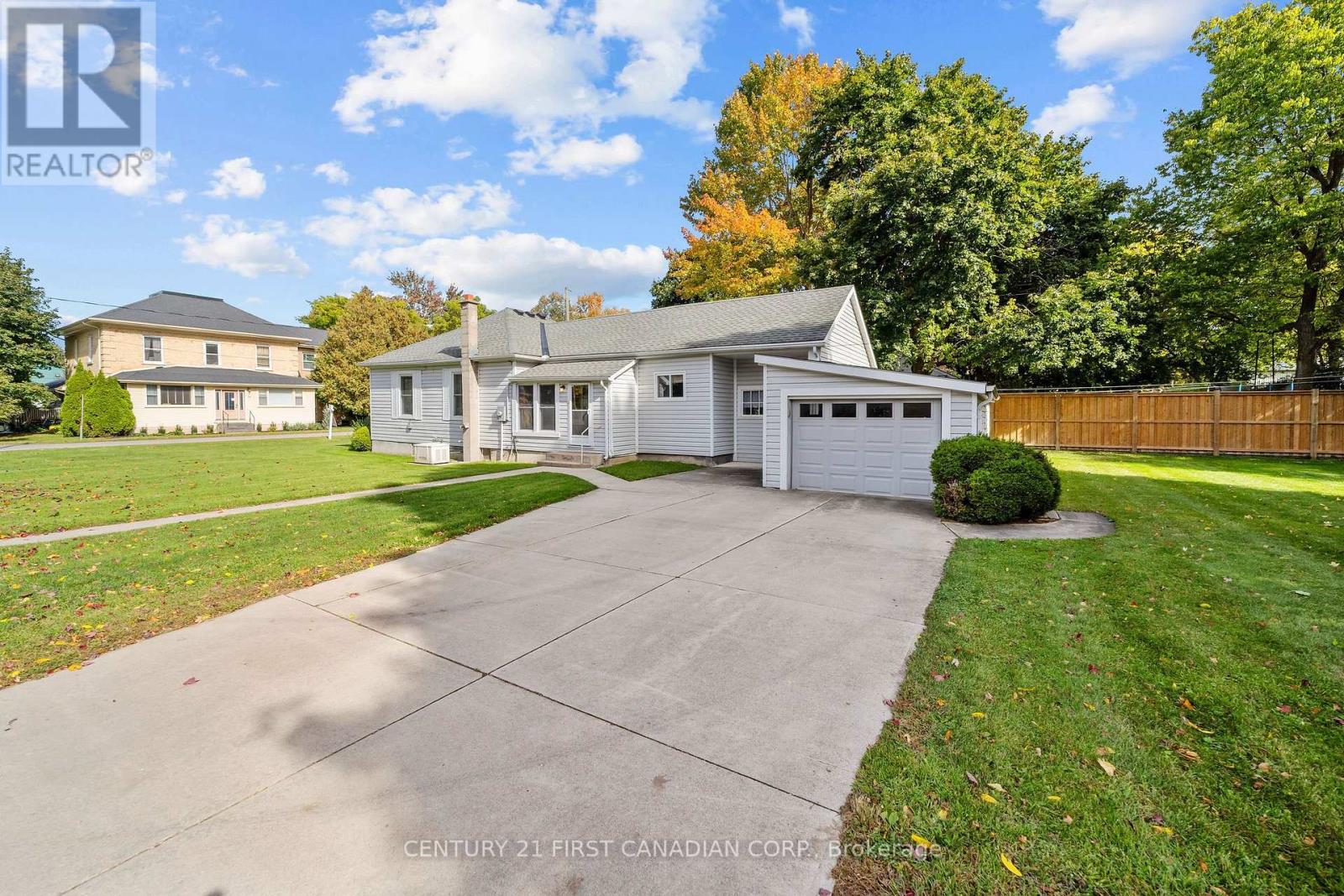163 George Street, North Middlesex, Ontario  N0M 1A0 - Photo 6 - X14030854