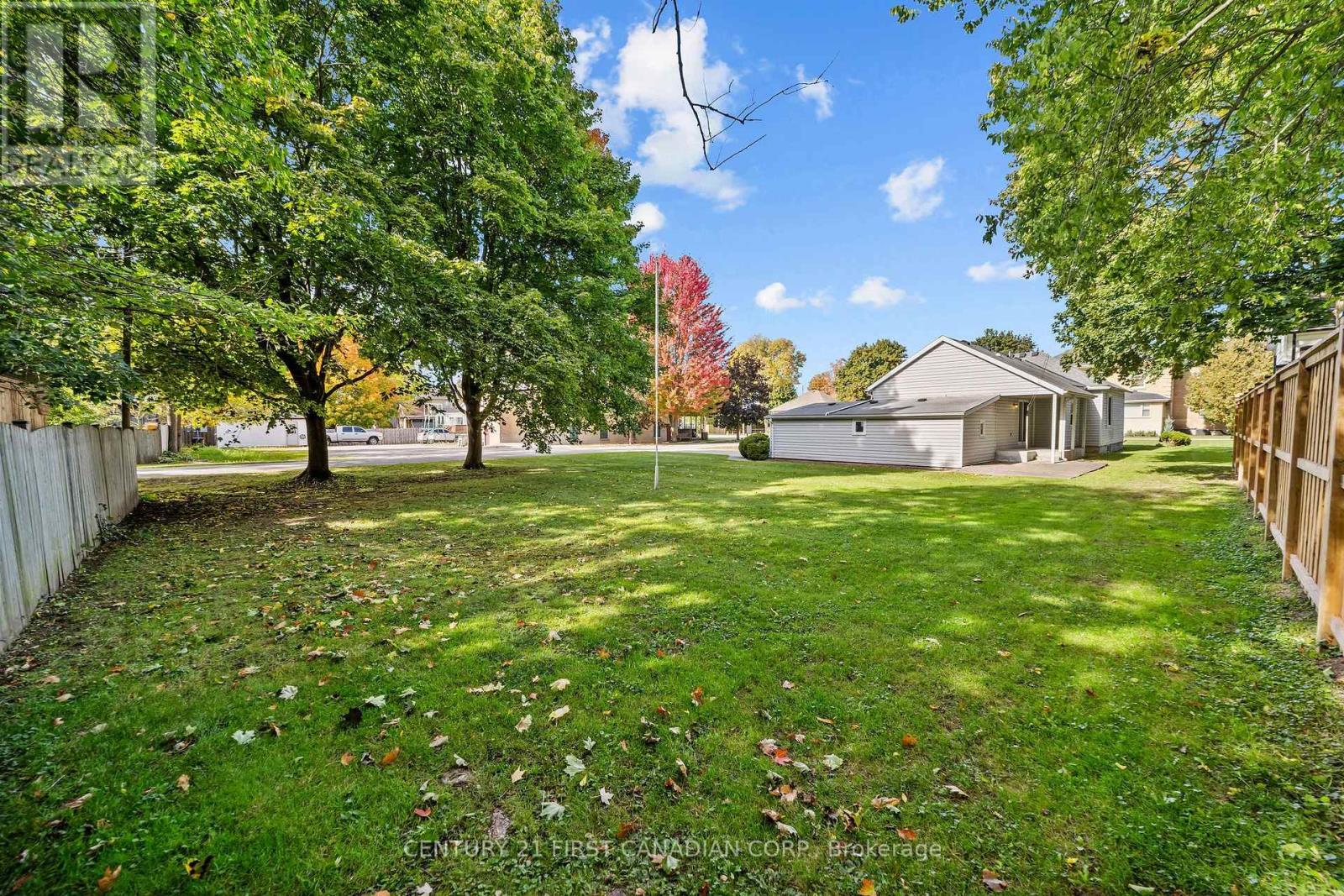 163 George Street, North Middlesex, Ontario  N0M 1A0 - Photo 9 - X14030854