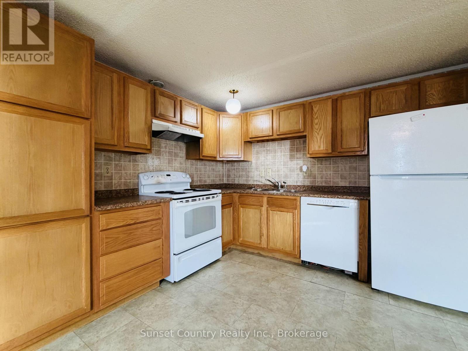9 Cedar Bay, Dryden, Ontario  P8N 1H5 - Photo 6 - X14030892