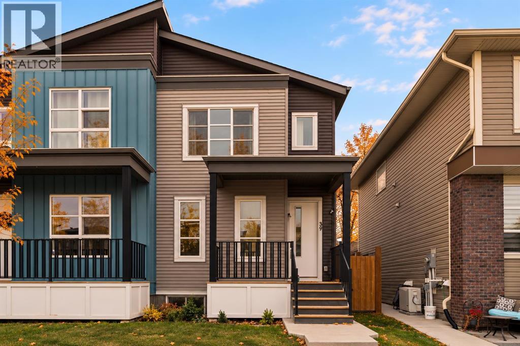 39 Howse Rise NE