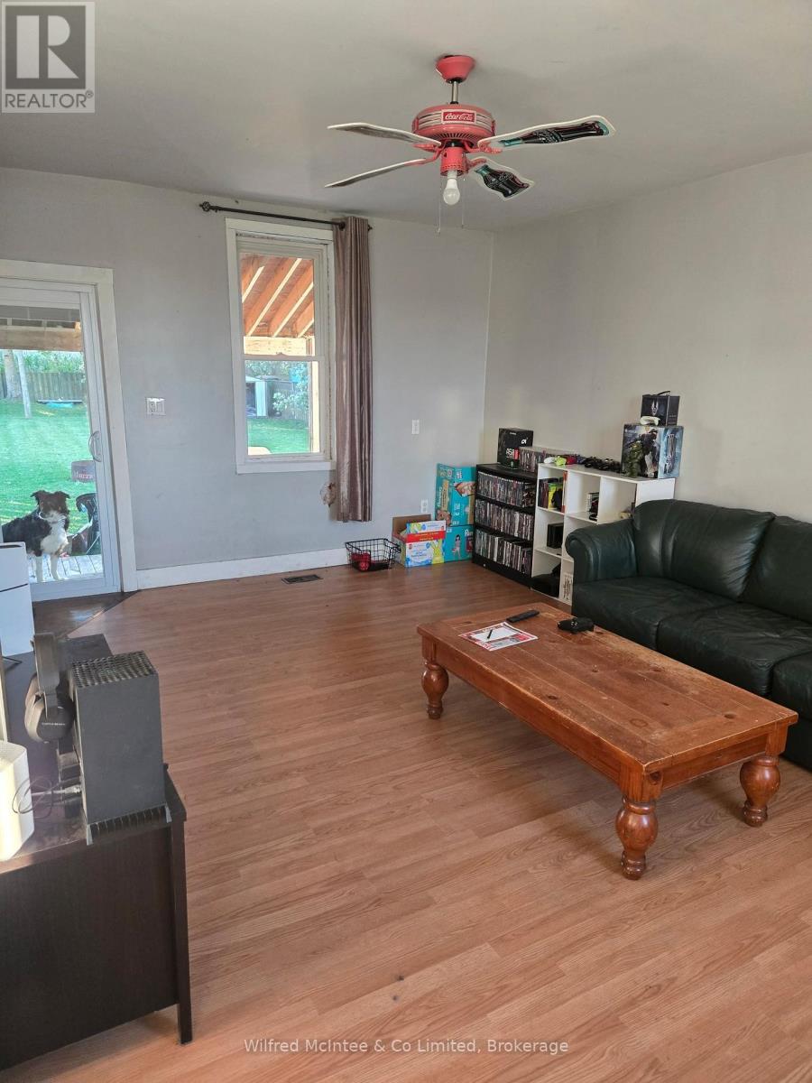 131 Clyde Street, Morris Turnberry, Ontario N0G 1G0 - Photo 2 - X14030574