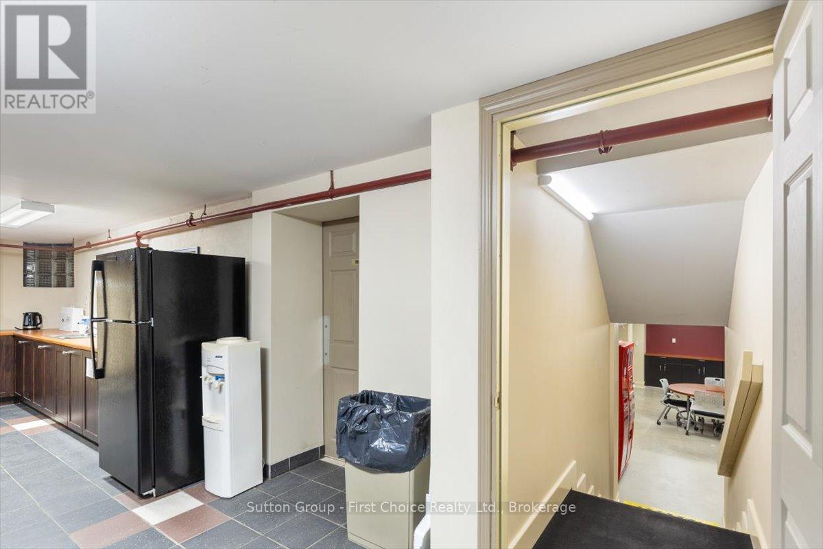 Rear - 107 Erie Street, Stratford, Ontario  N5A 2M5 - Photo 17 - X14030592
