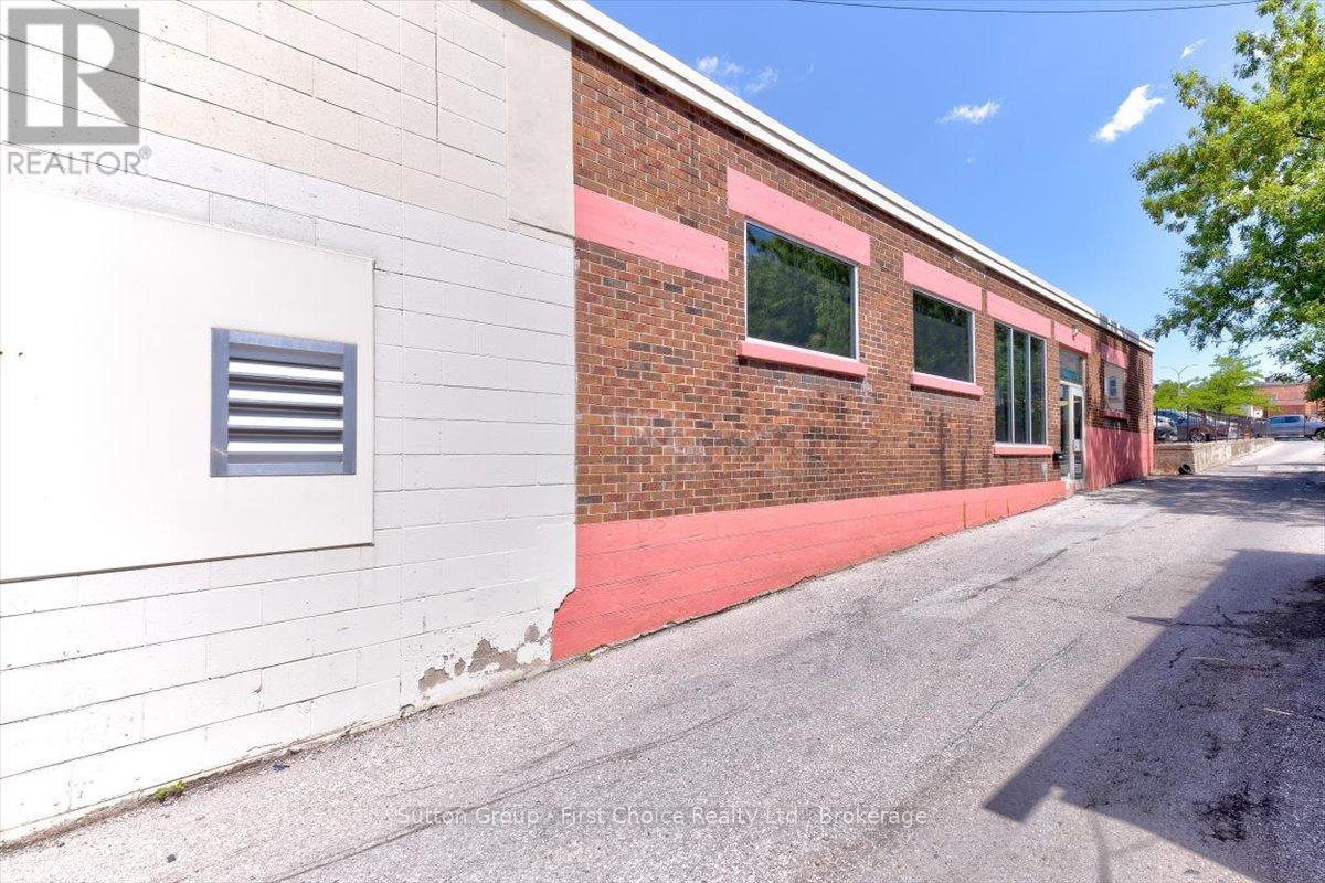 Rear - 107 Erie Street, Stratford, Ontario  N5A 2M5 - Photo 39 - X14030592