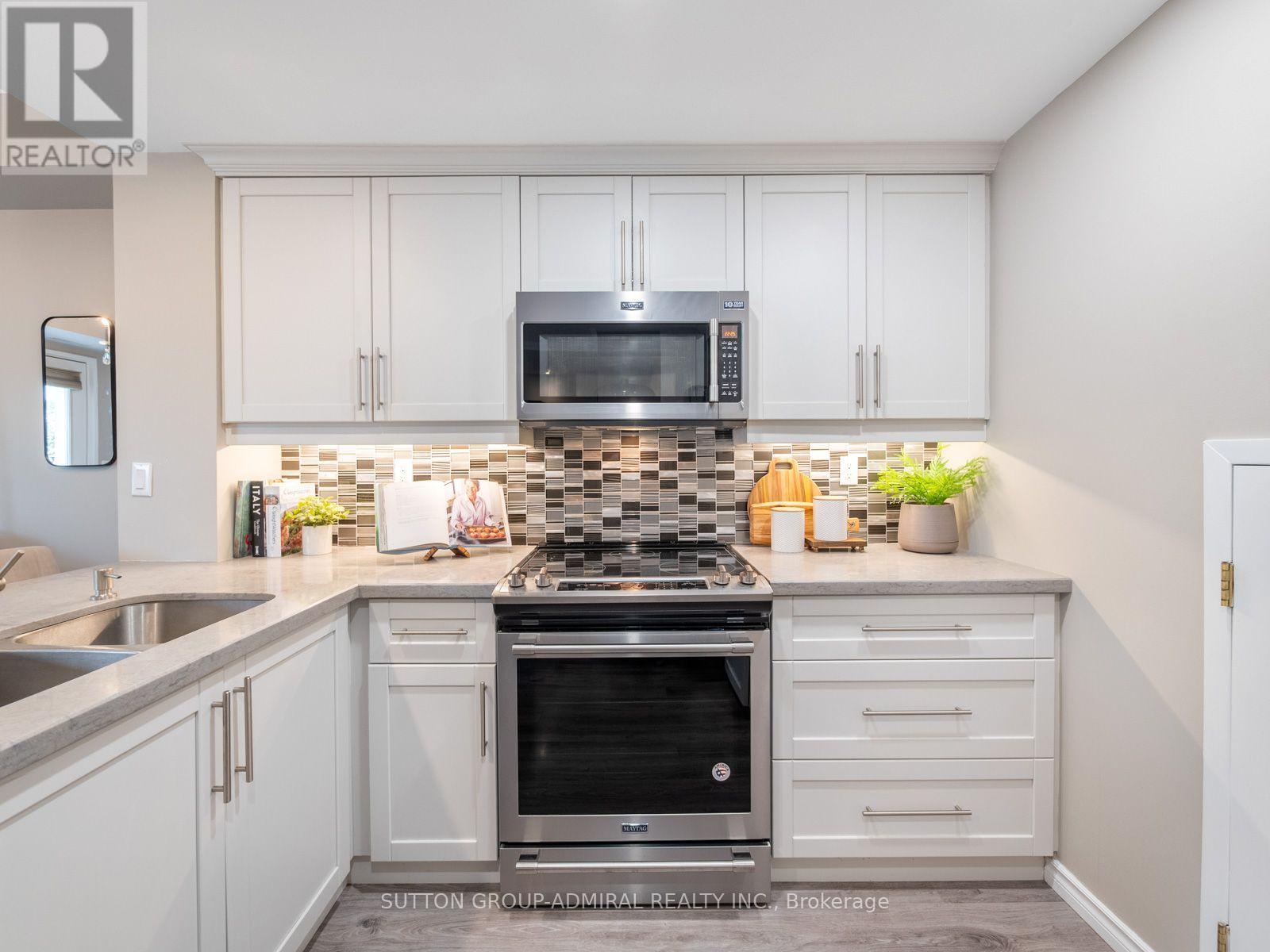 306 - 9 Greenbriar Road, Toronto, Ontario  M2K 1H4 - Photo 3 - C14030538