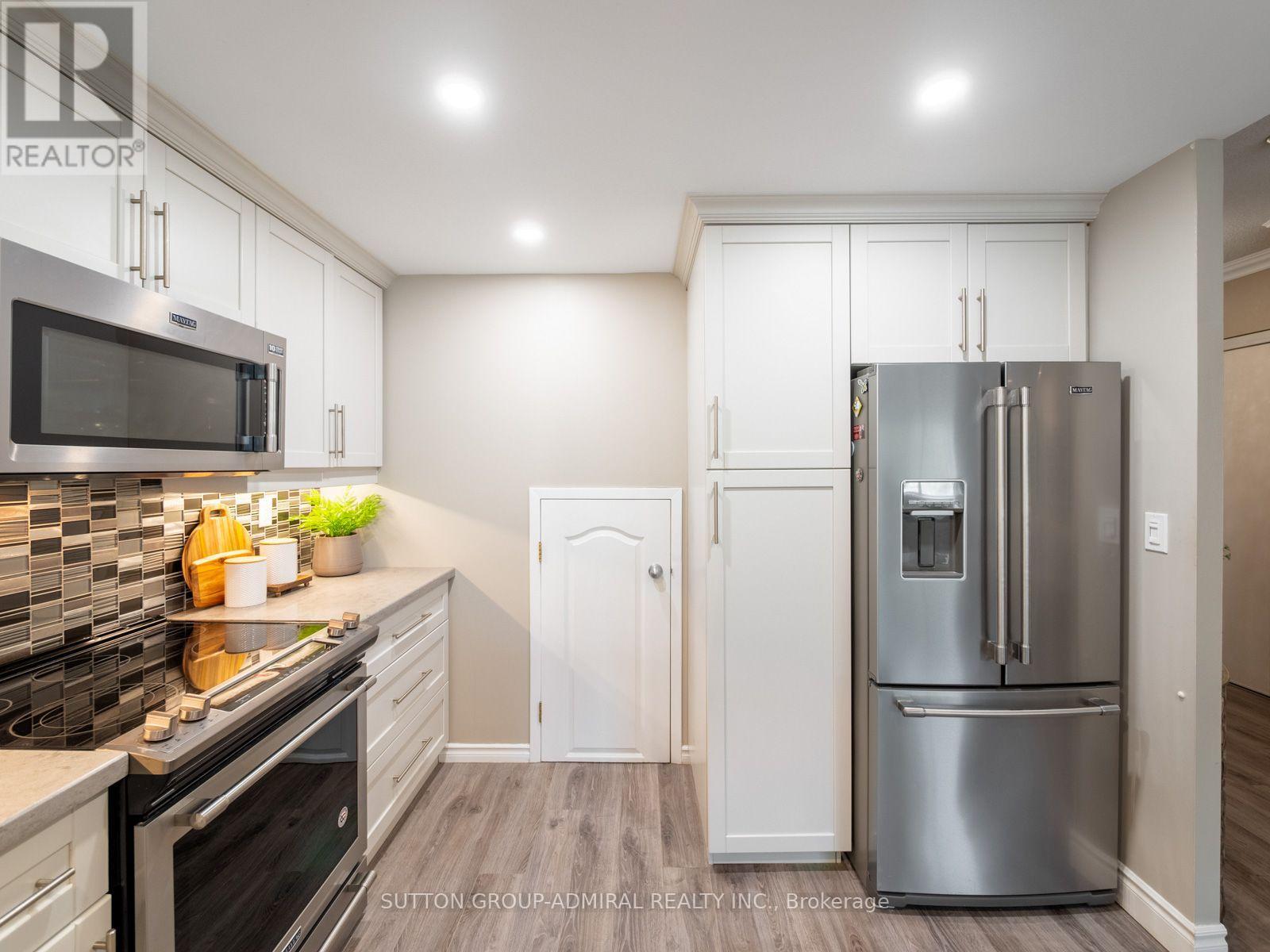 306 - 9 Greenbriar Road, Toronto, Ontario  M2K 1H4 - Photo 7 - C14030538