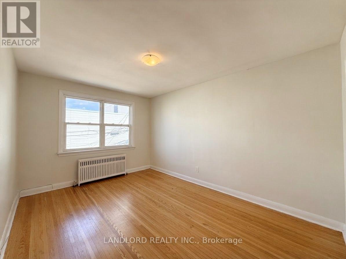 2nd Fl - 82 Lanark Avenue, Toronto, Ontario  M6E 2G4 - Photo 16 - C14030548