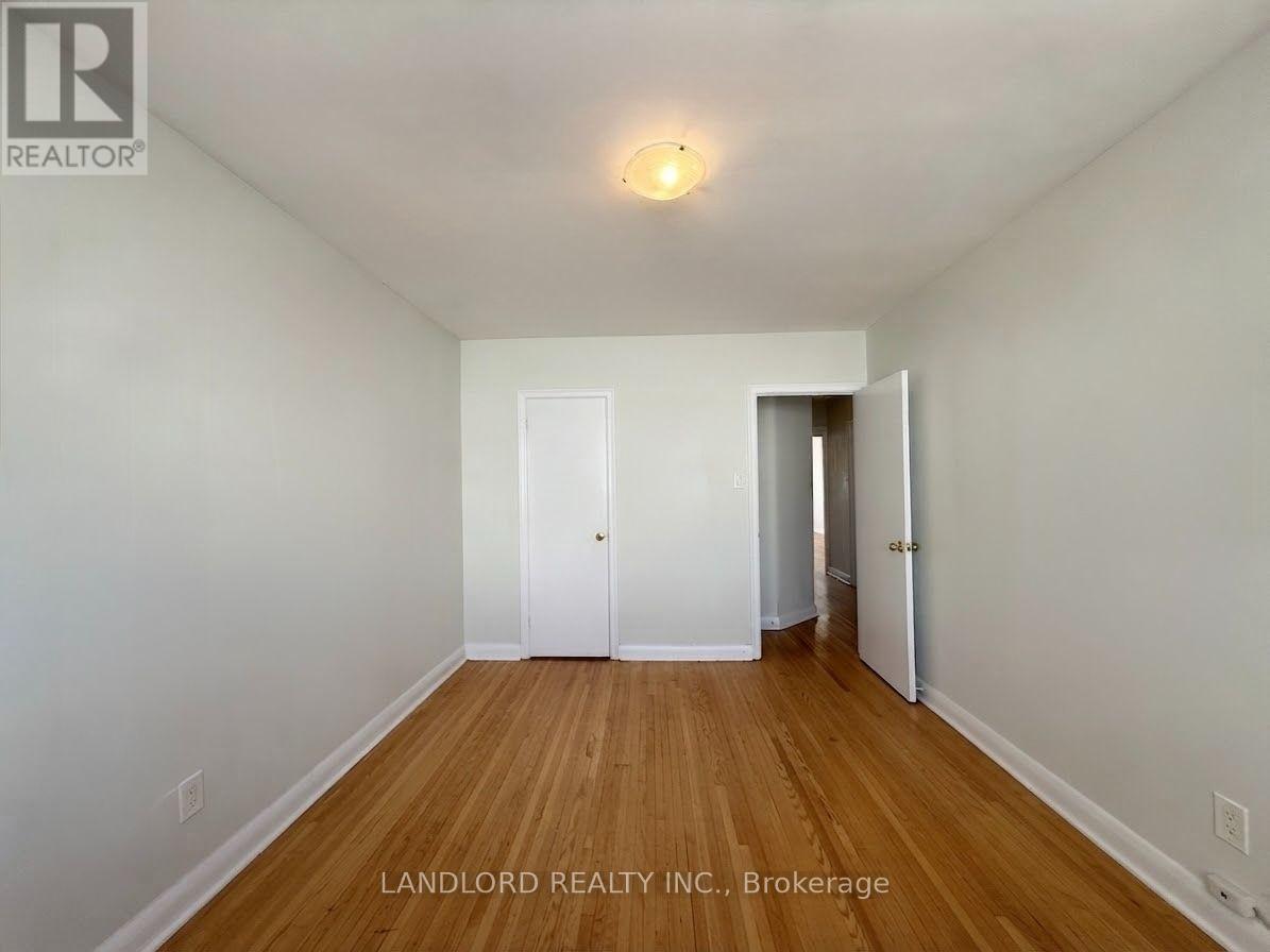 2nd Fl - 82 Lanark Avenue, Toronto, Ontario  M6E 2G4 - Photo 17 - C14030548