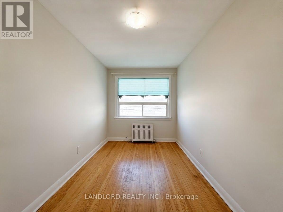 2nd Fl - 82 Lanark Avenue, Toronto, Ontario  M6E 2G4 - Photo 21 - C14030548