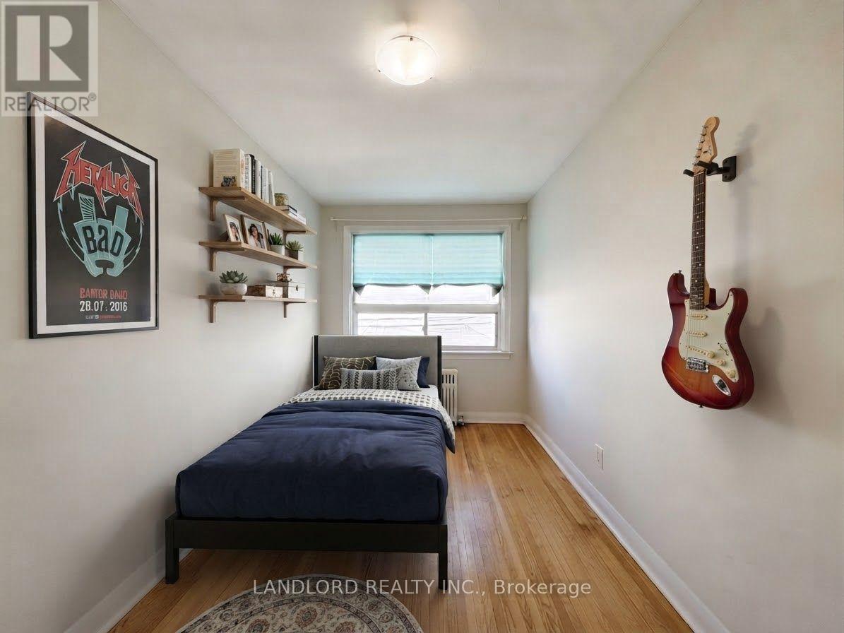 2nd Fl - 82 Lanark Avenue, Toronto, Ontario  M6E 2G4 - Photo 22 - C14030548
