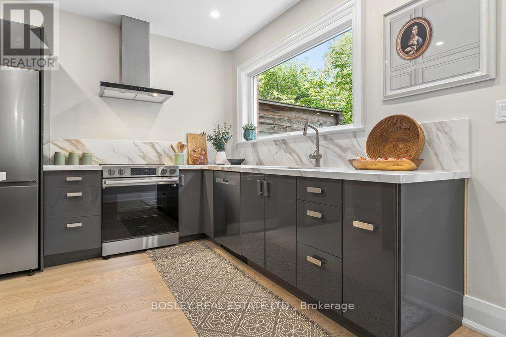 206 Ashworth Avenue, Toronto, Ontario  M6G 2A7 - Photo 13 - C14030678