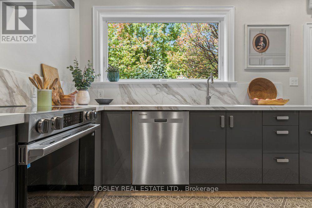 206 Ashworth Avenue, Toronto, Ontario  M6G 2A7 - Photo 15 - C14030678
