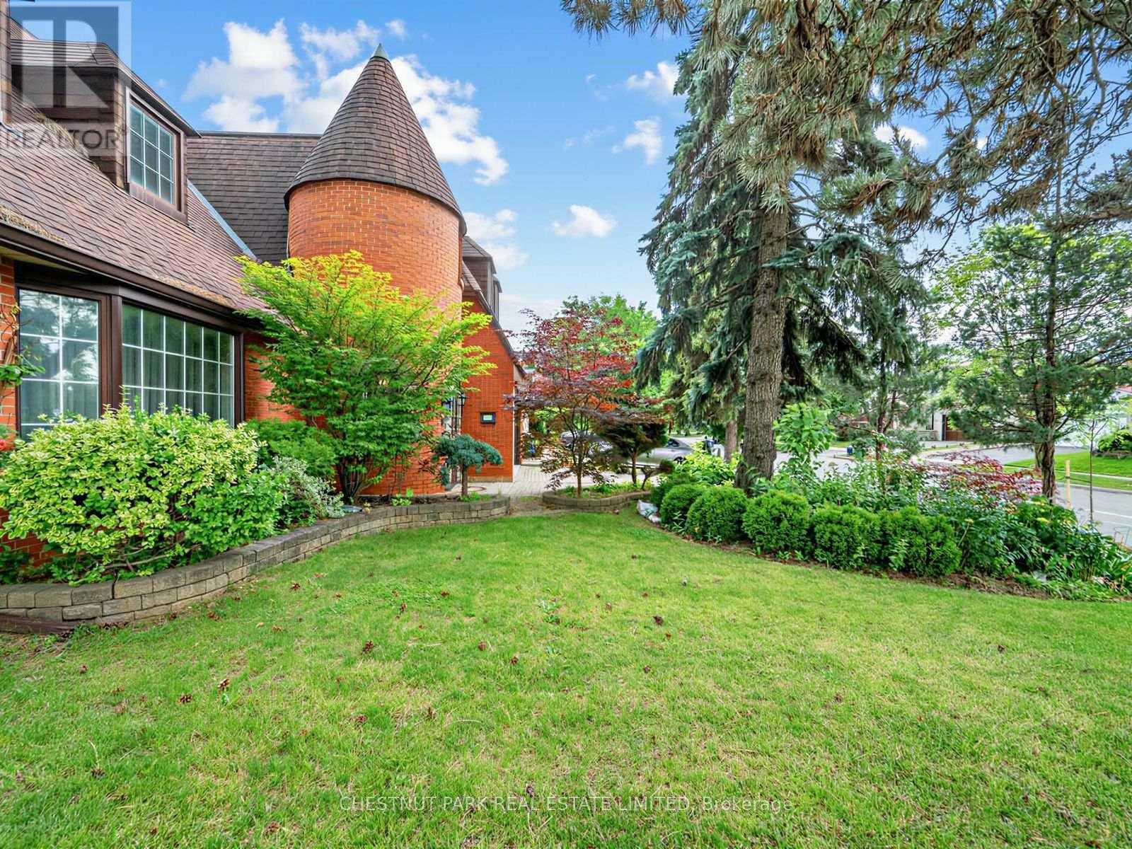 59 Chipstead Road, Toronto, Ontario  M3B 3E8 - Photo 37 - C14030702