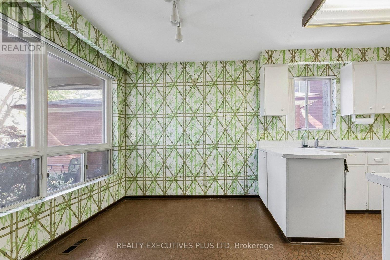 12 Mandel Crescent, Toronto, Ontario  M2H 1B9 - Photo 5 - C14030824