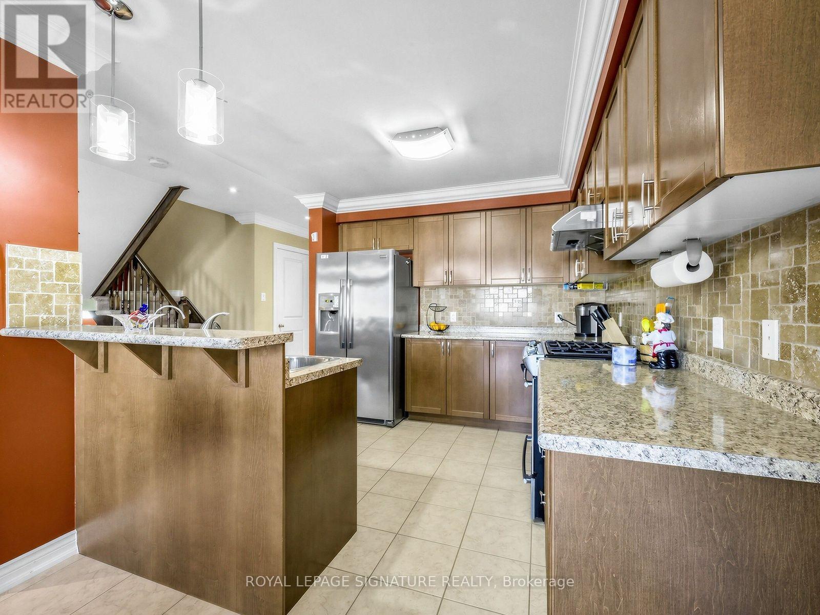 27 Shapland Crescent, Ajax, Ontario  L1Z 0K2 - Photo 10 - E14030514