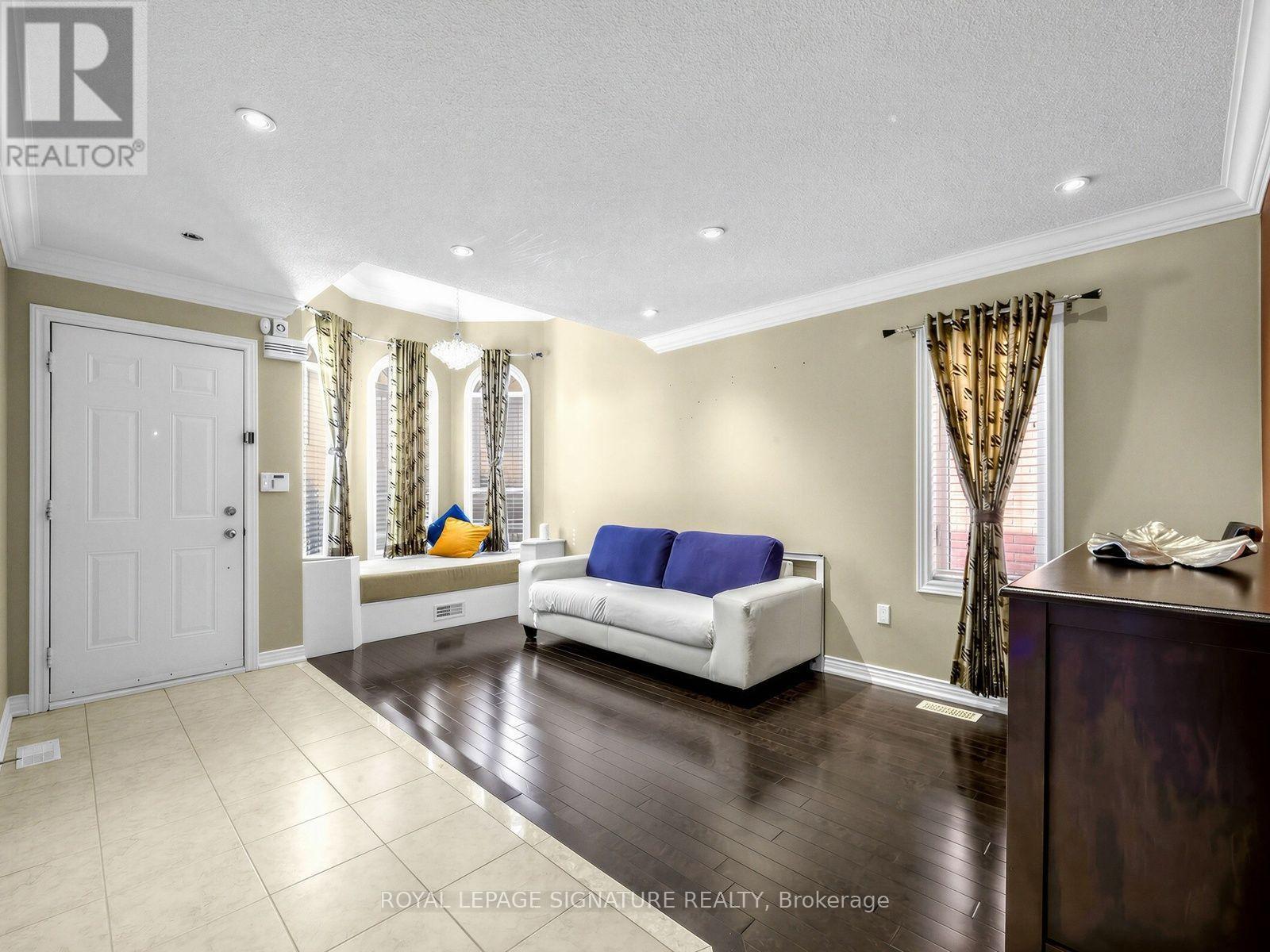 27 Shapland Crescent, Ajax, Ontario  L1Z 0K2 - Photo 3 - E14030514