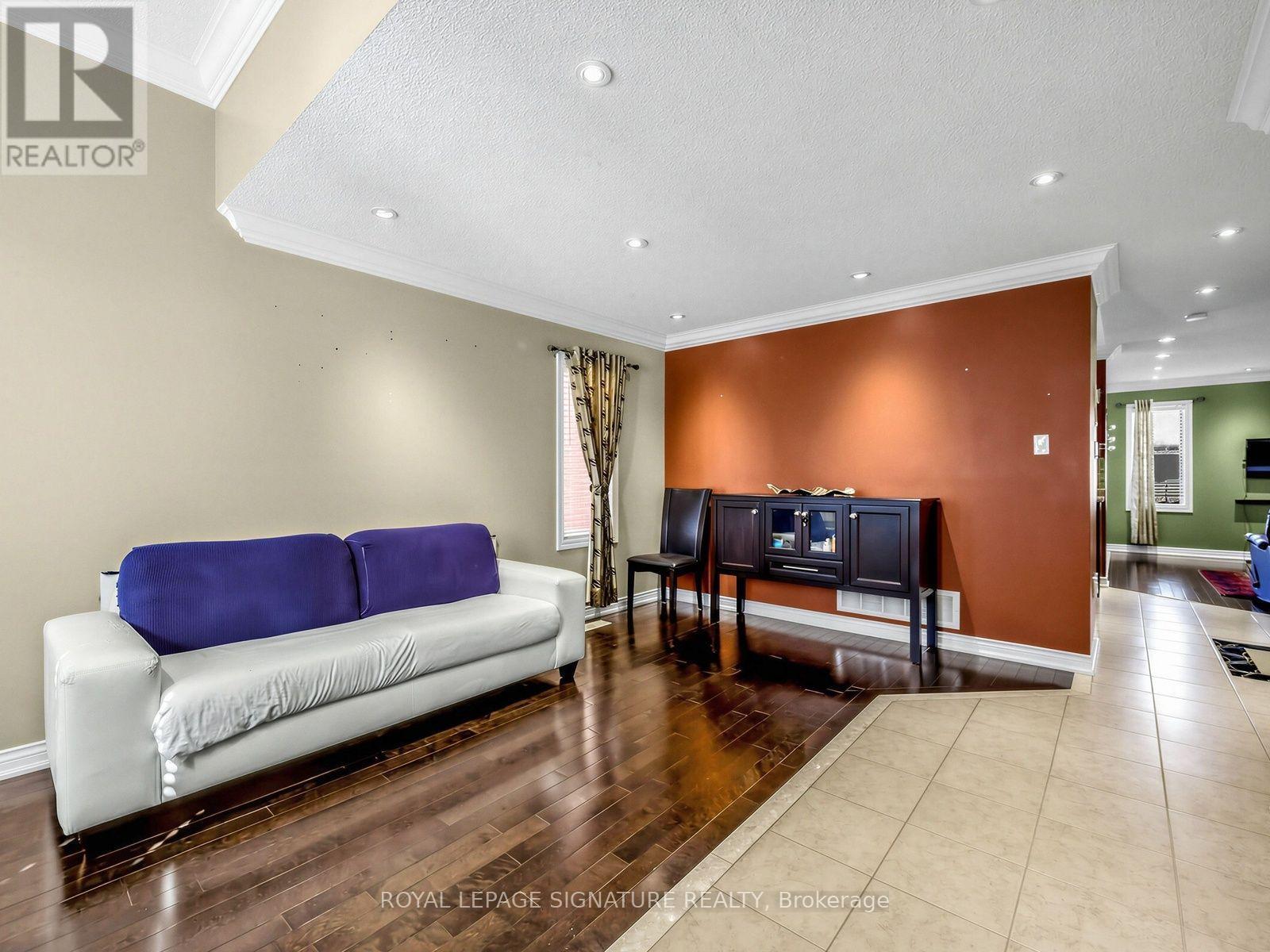 27 Shapland Crescent, Ajax, Ontario  L1Z 0K2 - Photo 4 - E14030514
