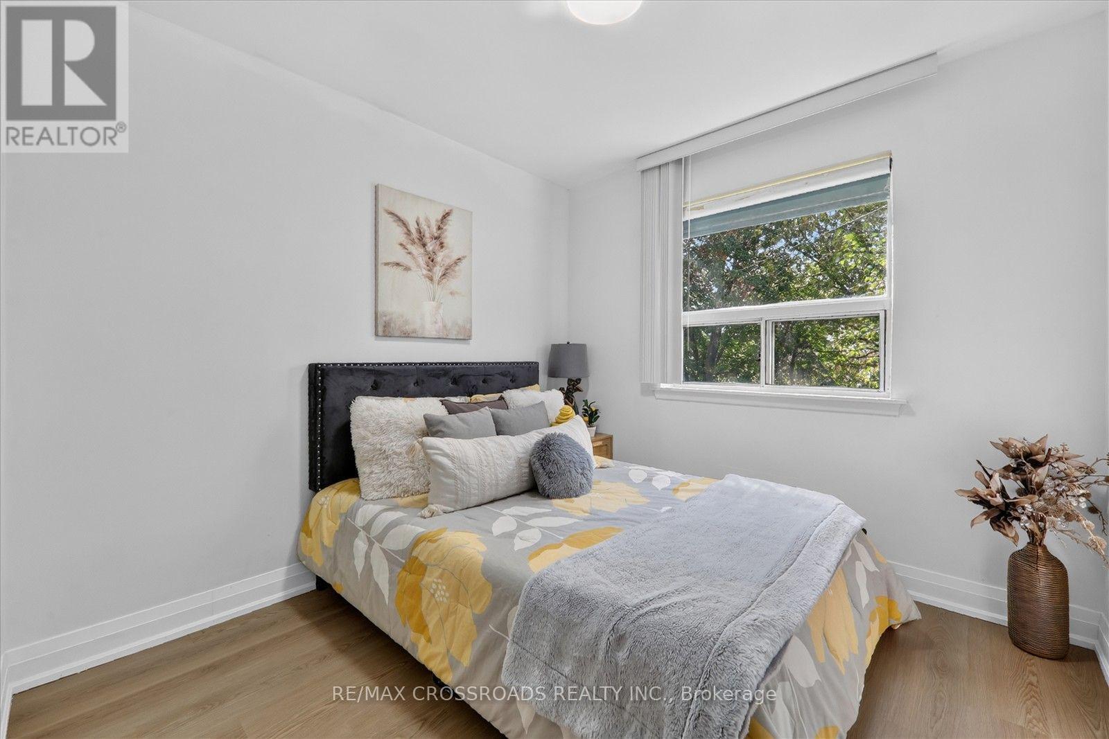 210 Linden Avenue, Toronto, Ontario  M1K 3H8 - Photo 13 - E14030522