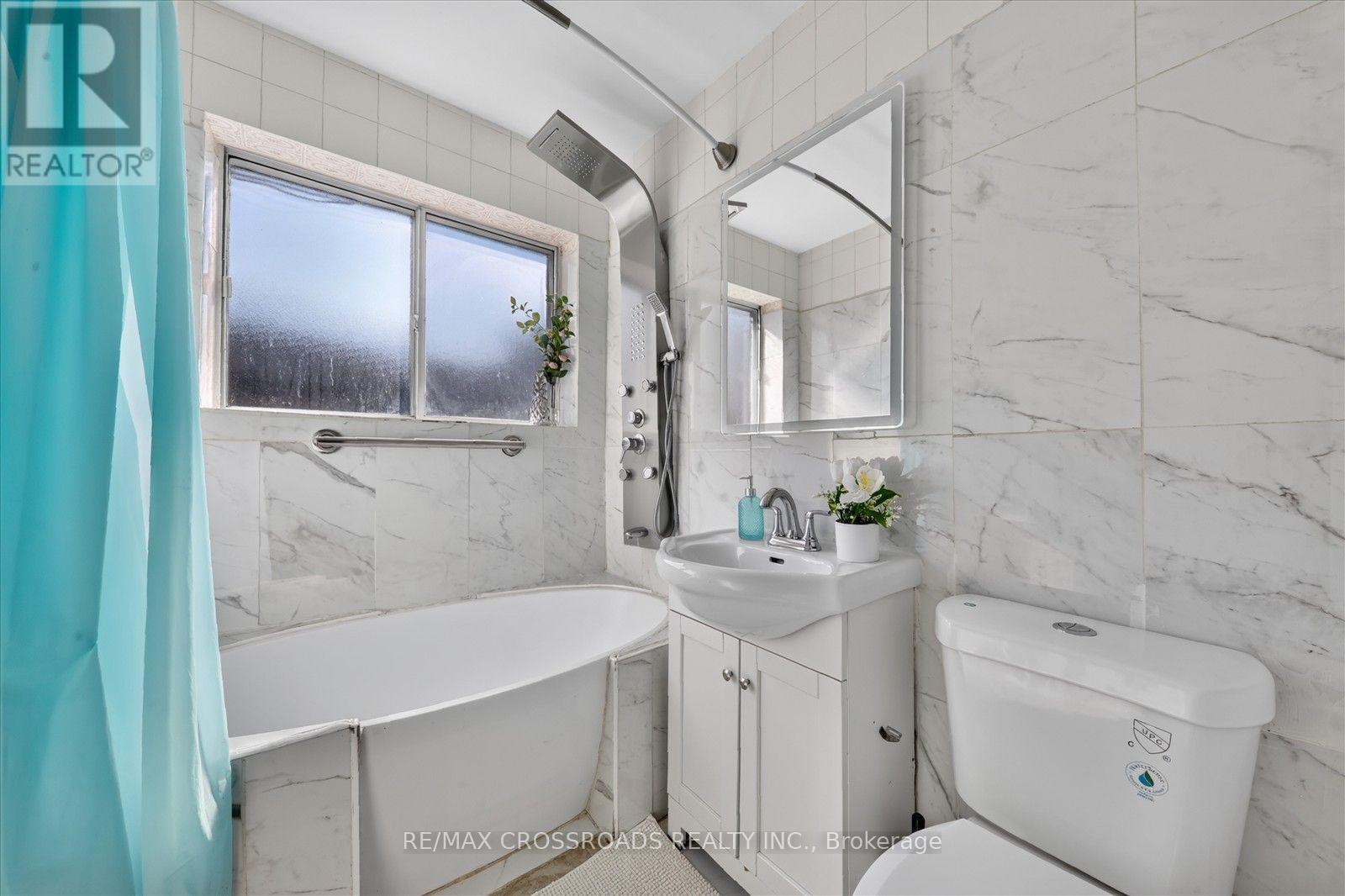 210 Linden Avenue, Toronto, Ontario  M1K 3H8 - Photo 15 - E14030522
