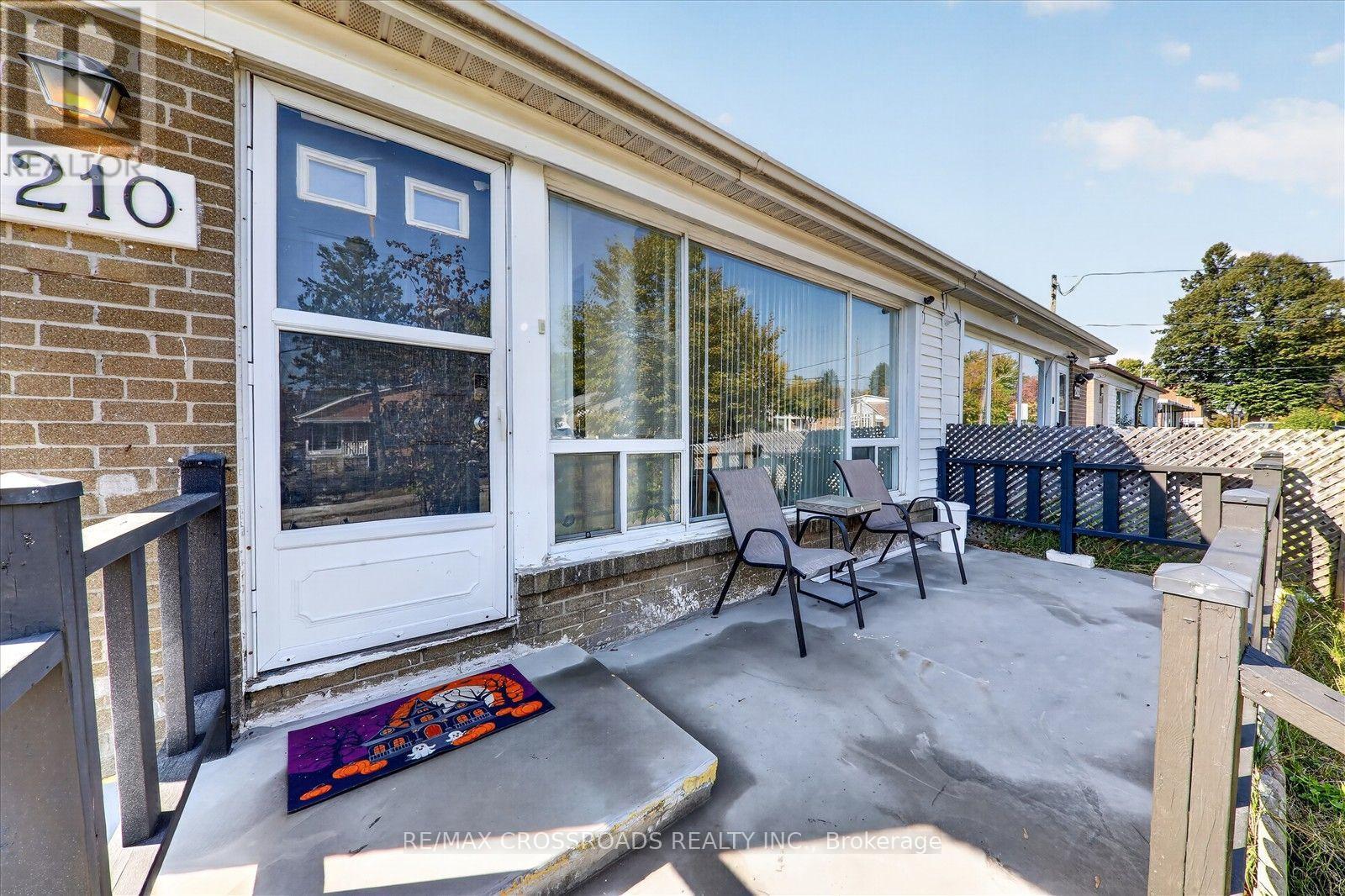 210 Linden Avenue, Toronto, Ontario  M1K 3H8 - Photo 4 - E14030522