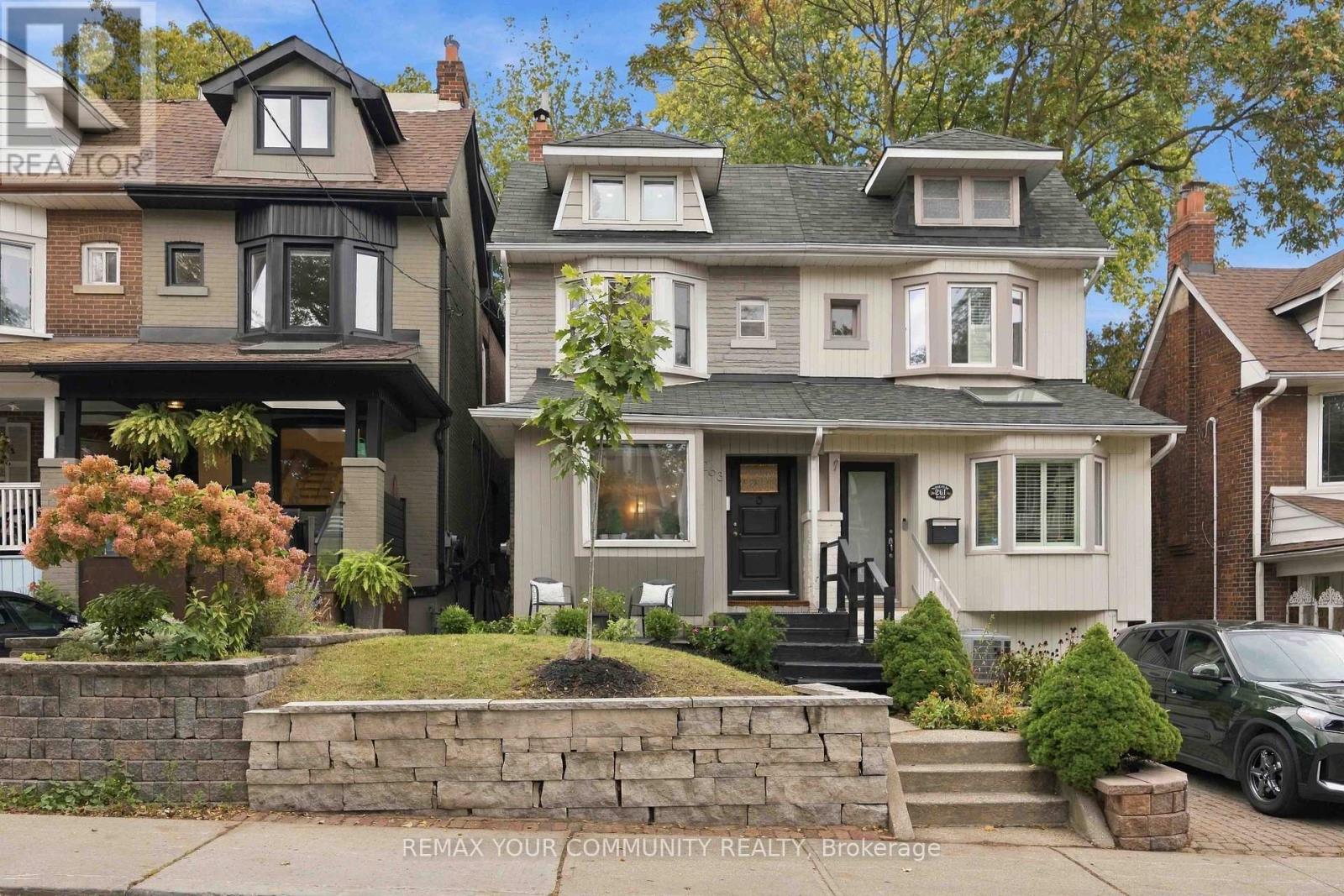 263 WAVERLEY ROAD, Toronto, Ontario