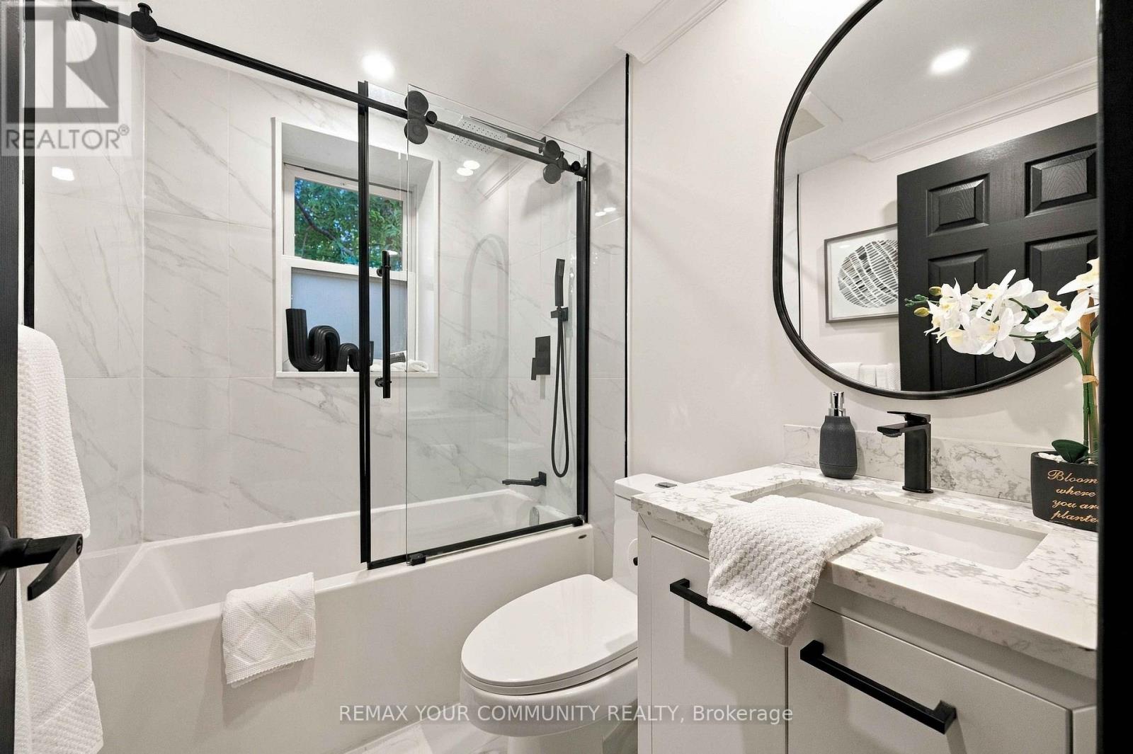 263 Waverley Road, Toronto, Ontario  M4L 3T5 - Photo 17 - E14030680