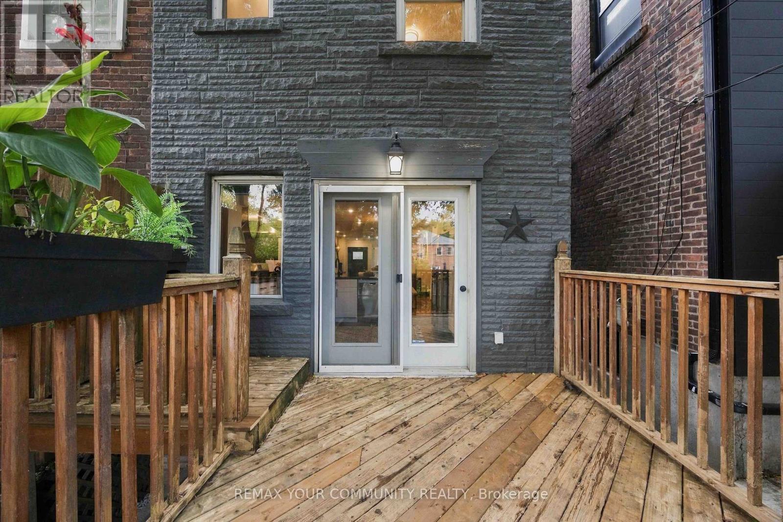 263 Waverley Road, Toronto, Ontario  M4L 3T5 - Photo 28 - E14030680
