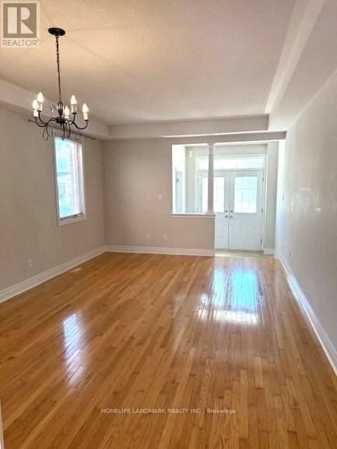 1063 Warby Trail, Newmarket, Ontario  L3X 3H6 - Photo 2 - N14030526
